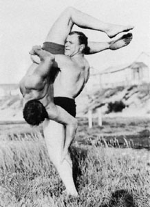 Hackenschmidt with a Reverse Lift on Roller Hackenschmidt with a Reverse Lift on Roller